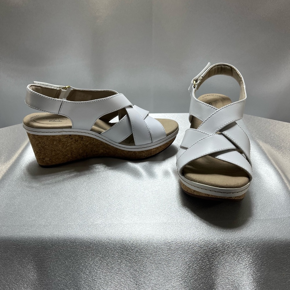 Clarks White Wedge Sandals - Size 8 - Picture 3 of 6